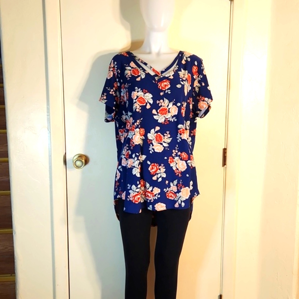 No Comment Plus NY LA Navy Floral V-Neck Top 3X Hi-Low Lace Insert Stretch